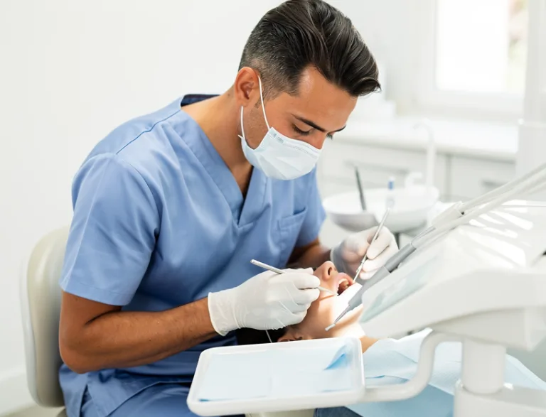 Dentista servizio a Acilia-Castel Fusano-Ostia Antica